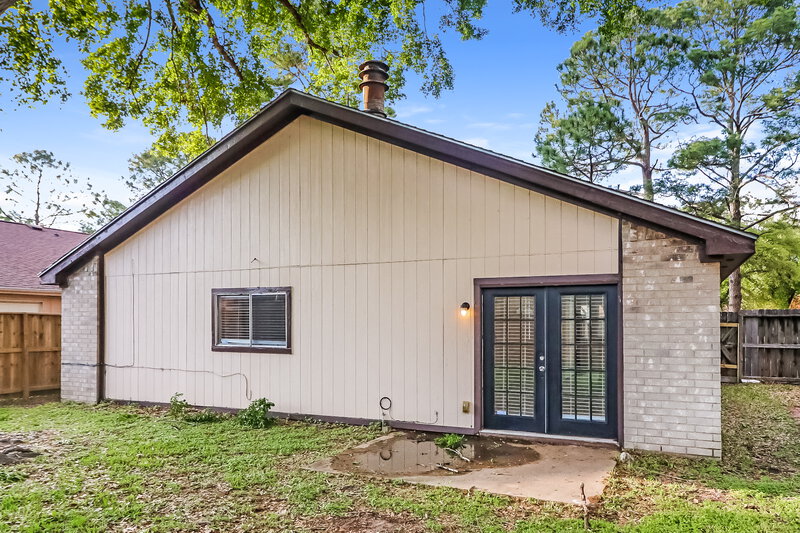 1,620/Mo, 15203 Beechnut St Houston, TX 77083 Rear View