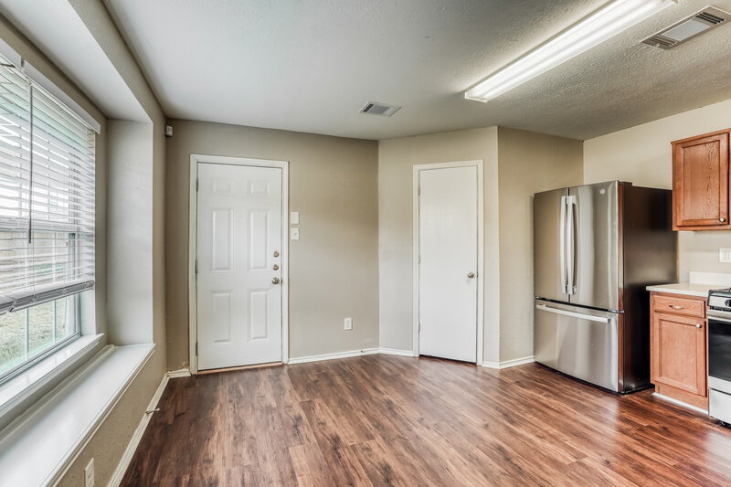 1,725/Mo, 20619 Tayman Oaks Drive Cypress, TX 77433 Dining Room View 2