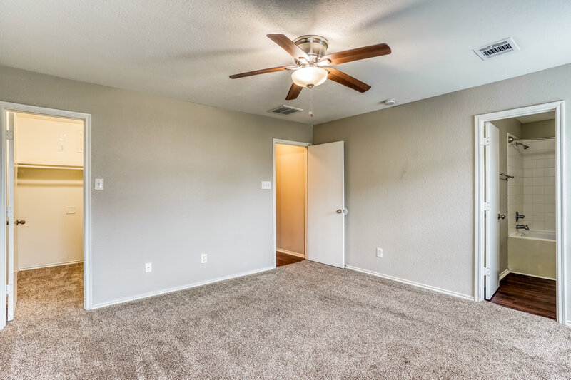 1,725/Mo, 20619 Tayman Oaks Drive Cypress, TX 77433 Main Bedroom View 2