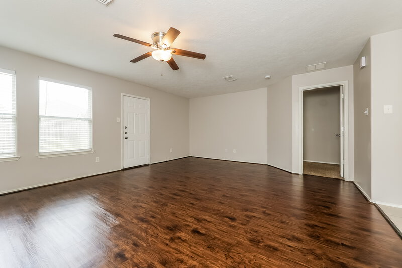 2,870/Mo, 4931 Winding View Ln Humble, TX 77346 Living Room View
