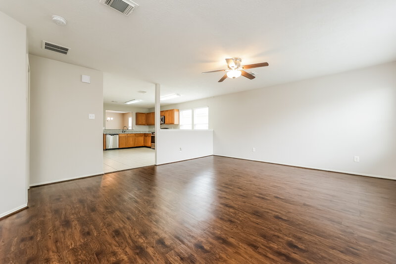 2,870/Mo, 4931 Winding View Ln Humble, TX 77346 Living Room View 2