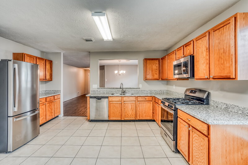 1,950/Mo, 4931 Winding View Ln Humble, TX 77346 Kitchen View 2