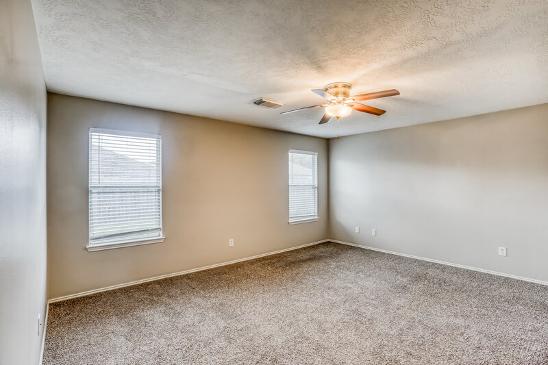 1,950/Mo, 4931 Winding View Ln Humble, TX 77346 Main Bedroom View