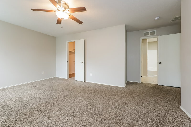 2,870/Mo, 4931 Winding View Ln Humble, TX 77346 Main Bedroom View 2