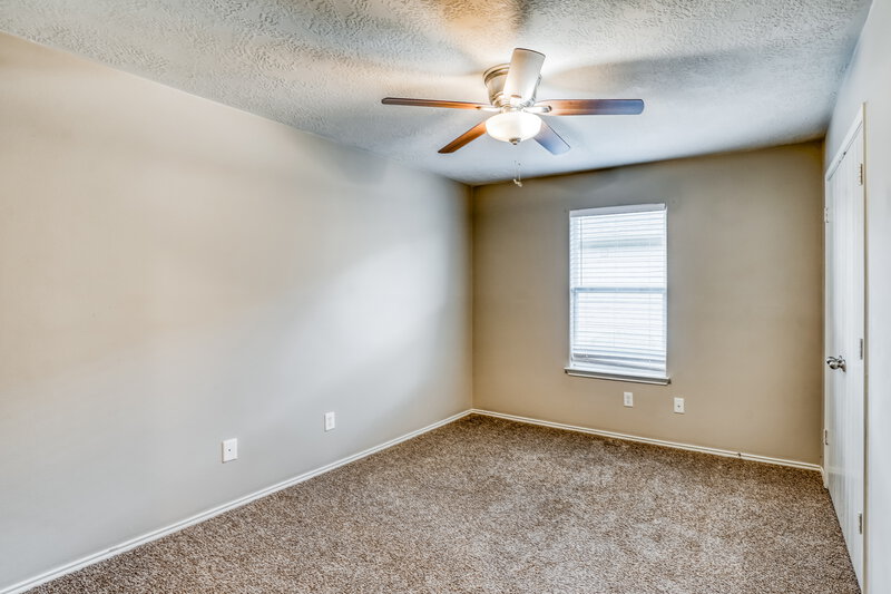 1,950/Mo, 4931 Winding View Ln Humble, TX 77346 Bedroom View 3