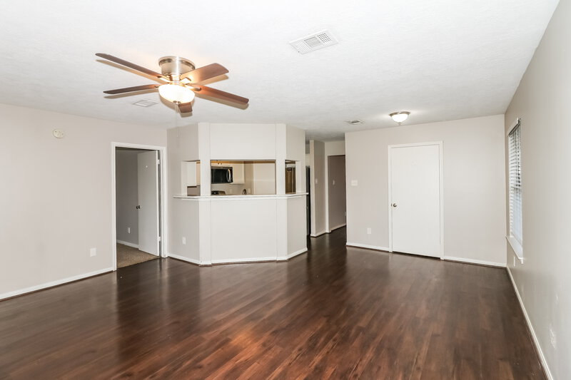 1,840/Mo, 12339 Westwold Dr Tomball, TX 77377 Living Room View 2