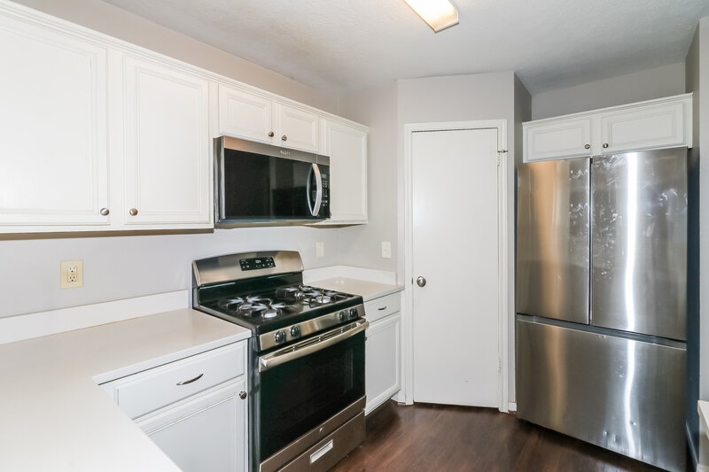 1,840/Mo, 12339 Westwold Dr Tomball, TX 77377 Kitchen View 2