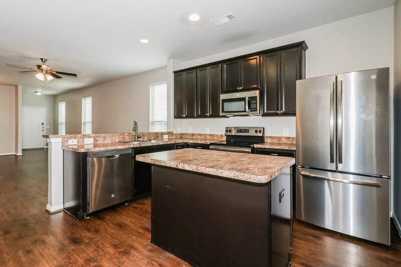 1,730/Mo, 10339 Dawson Hill Ln Houston, TX 77044 Kitchen View 2