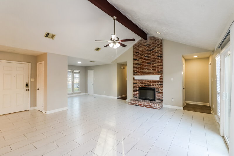 1,850/Mo, 17435 Chicory Dr Houston, TX 77084 Living Room View 2