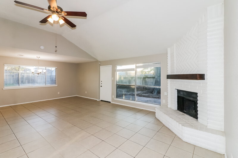 1,780/Mo, 11403 Milners Point Dr Houston, TX 77066 Living Room View