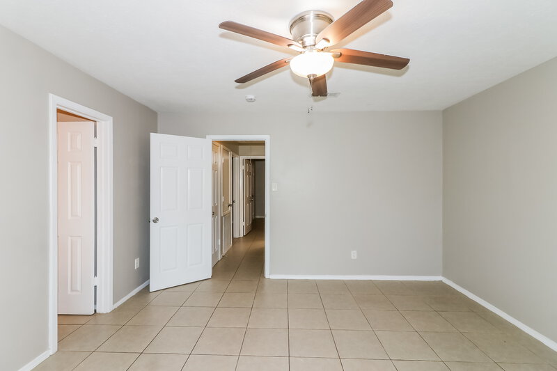 1,780/Mo, 11403 Milners Point Dr Houston, TX 77066 Main Bedroomn View