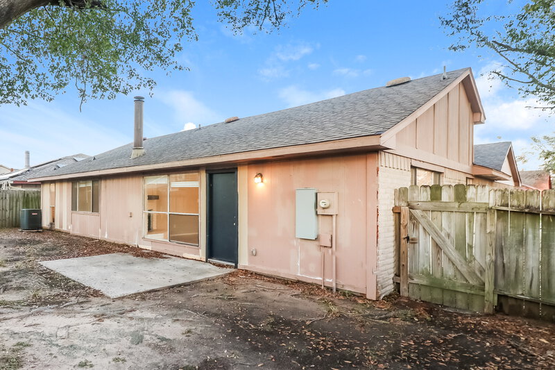1,780/Mo, 11403 Milners Point Dr Houston, TX 77066 Rear View