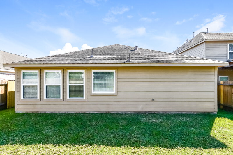 2,130/Mo, 29441 Forest Floor LN Spring, TX 77386 Rear View