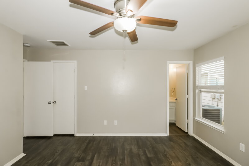 1,560/Mo, 6154 Settlers Lake Cir E Katy, TX 77449 Main Bedroom View