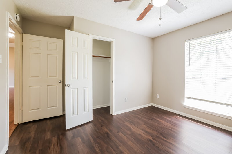 1,915/Mo, 3030 Hummingbird Ln Humble, TX 77396 Main Bedroom View