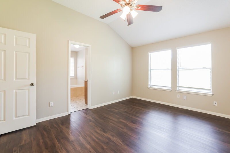 1,915/Mo, 3030 Hummingbird Ln Humble, TX 77396 Main Bedroom View 2