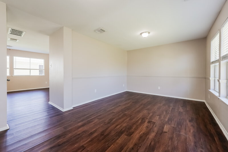 1,645/Mo, 1043 Verde Trails Dr Houston, TX 77073 Living Room View