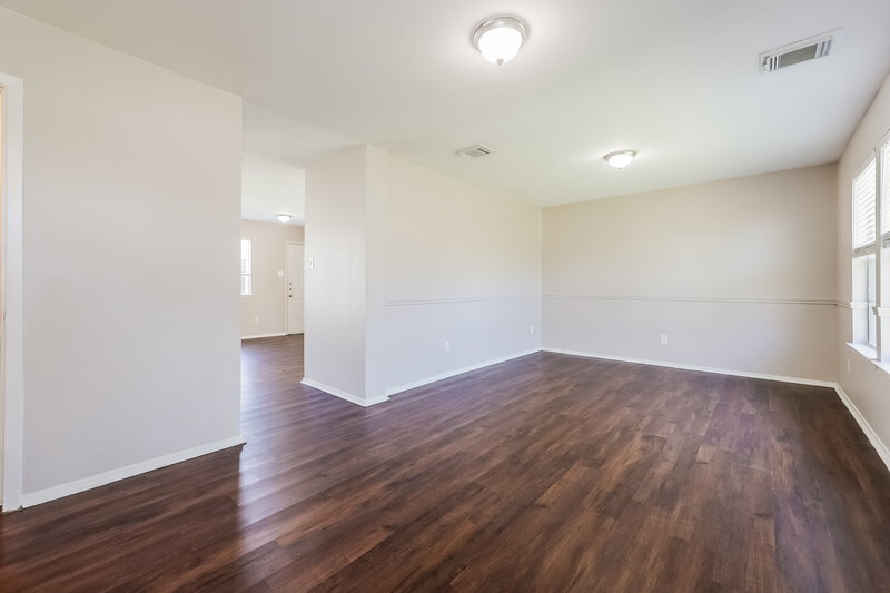 1,645/Mo, 1043 Verde Trails Dr Houston, TX 77073 Living Room View 3