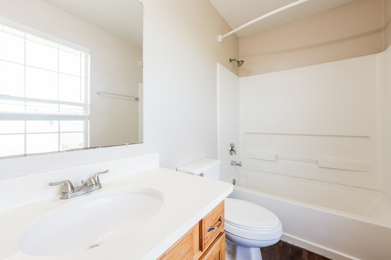 1,645/Mo, 1043 Verde Trails Dr Houston, TX 77073 Bathroom View