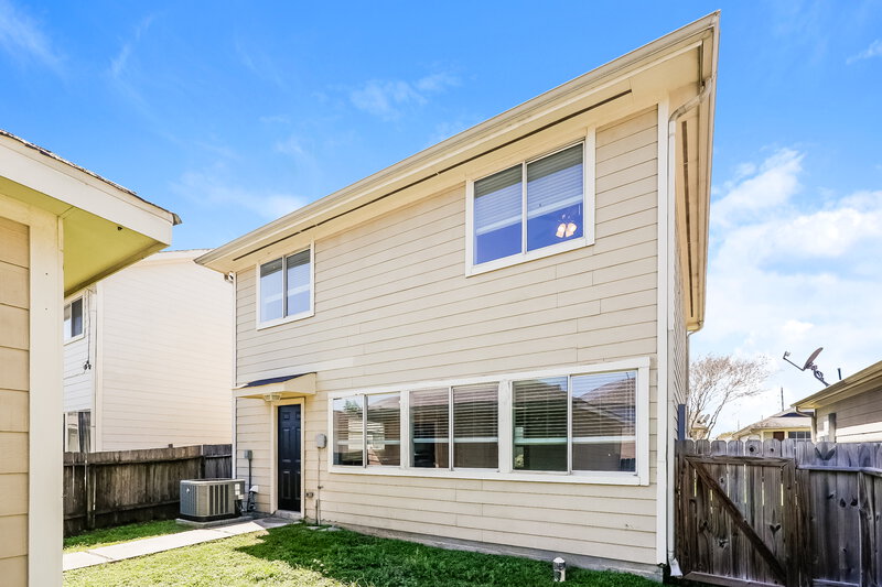 1,645/Mo, 1043 Verde Trails Dr Houston, TX 77073 Rear View