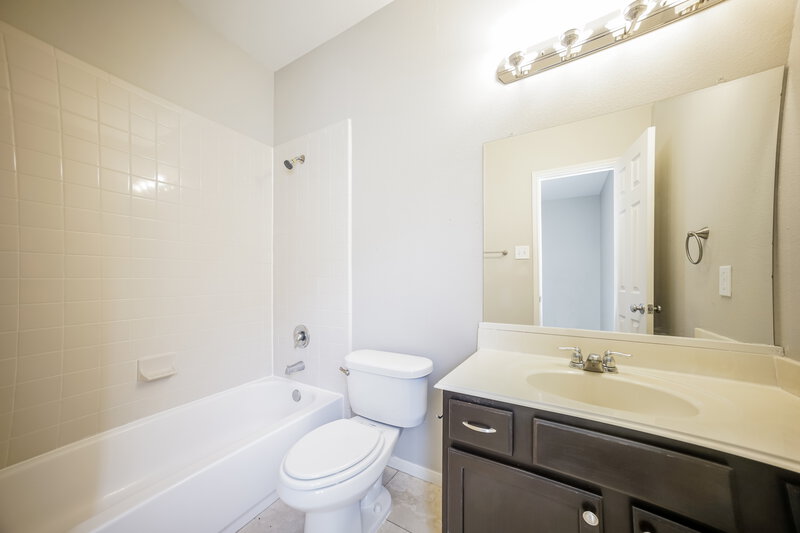 1,690/Mo, 4043 Mossy Place Ln Spring, TX 77388 Main Bathroom View