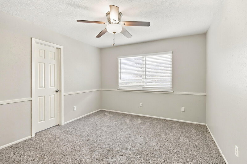 1,685/Mo, 10318 Bushy Creek Dr Houston, TX 77070 Primary Bedroom View 2