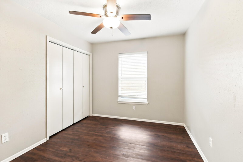 1,685/Mo, 10318 Bushy Creek Dr Houston, TX 77070 Bedroom View 2