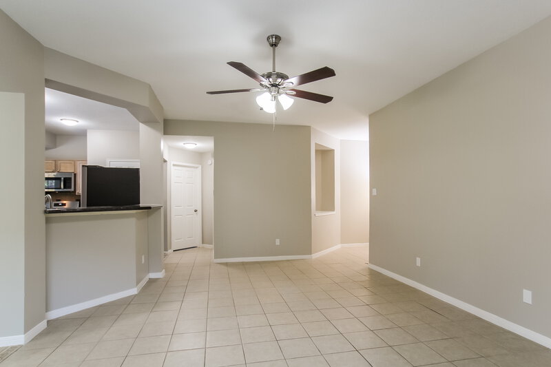 2,660/Mo, 19114 Timber Way Dr Humble, TX 77346 Living Room View 2