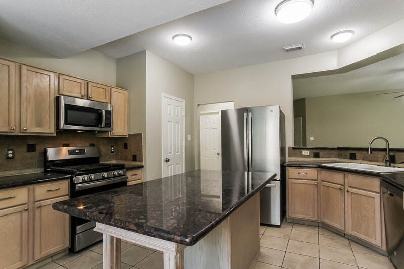2,660/Mo, 19114 Timber Way Dr Humble, TX 77346 Kitchen View 3
