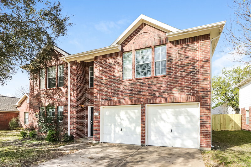 0/Mo, 3219 Bent Brook Way Katy, TX 77449 Front View