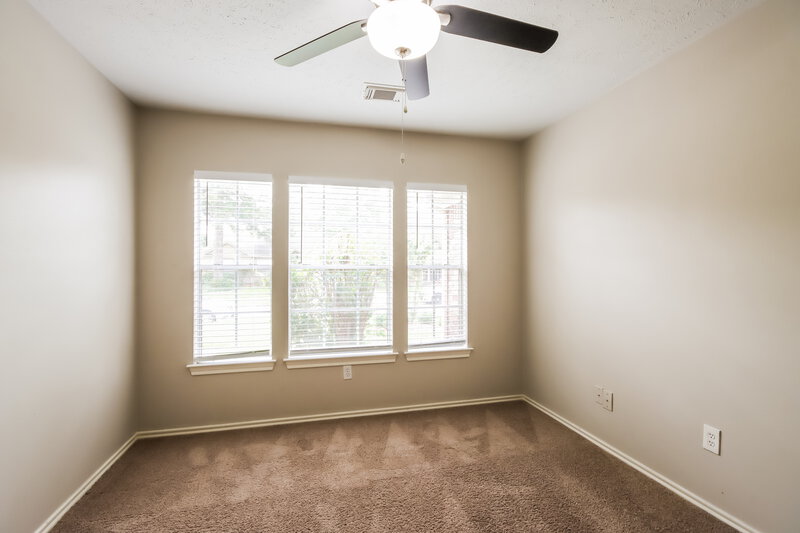 2,115/Mo, 5915 Culross Close Humble, TX 77346 Bedroom View