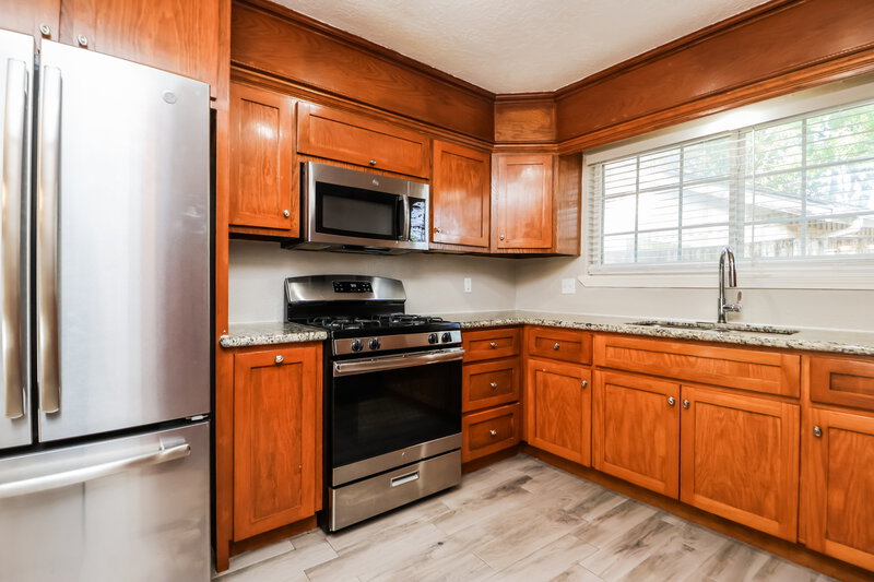 1,805/Mo, 10806 Clear Fork Dr Humble, TX 77396 Kitchen View 2