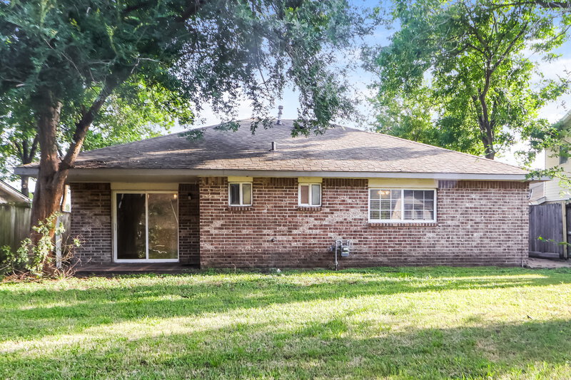 1,805/Mo, 10806 Clear Fork Dr Humble, TX 77396 Rear View