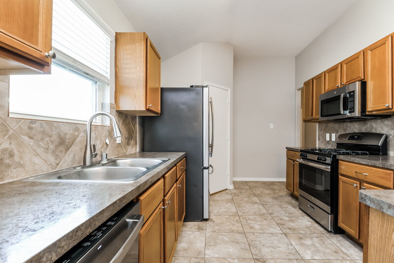 1,930/Mo, 9920 Hyacinth Way Conroe, TX 77385 Kitchen View 2