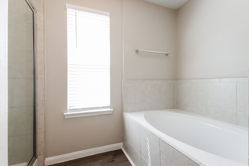 2,170/Mo, 5723 Flinders River Trail Katy, TX 77449 Main Bathroom View 2