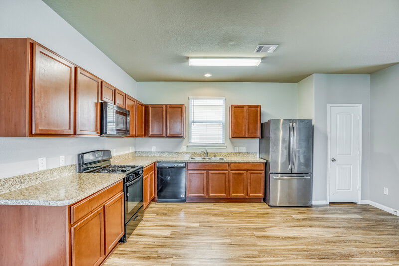 1,895/Mo, 18606 Cooper Ravine Way Katy, TX 77449 Kitchen View 2
