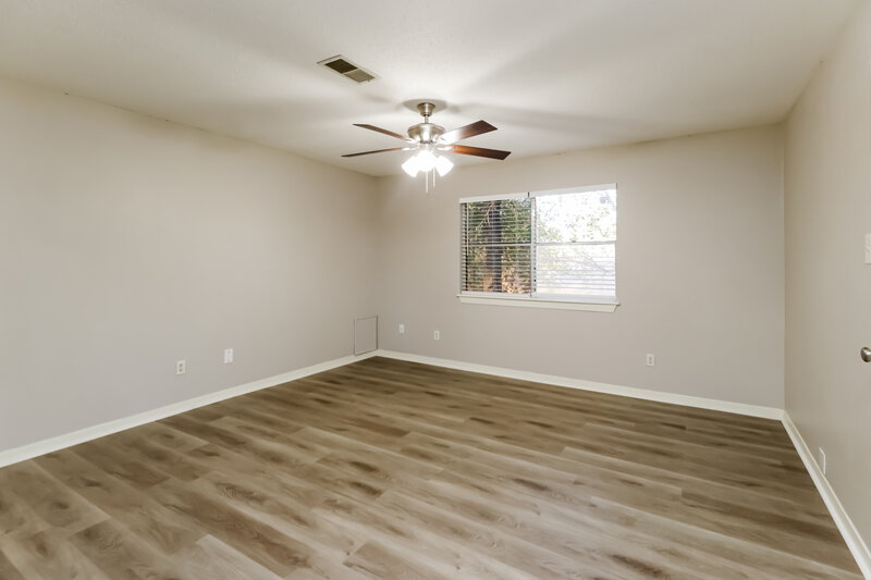 1,860/Mo, 9934 Glen Jay Ct Conroe, TX 77385 Main Bedroom View