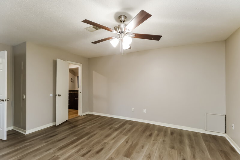 1,860/Mo, 9934 Glen Jay Ct Conroe, TX 77385 Main Bedroom View 2