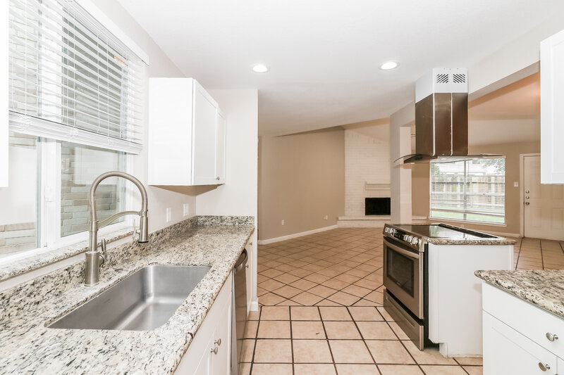2,520/Mo, 2631 Dawn Star Dr Missouri City, TX 77489 Kitchen View 2