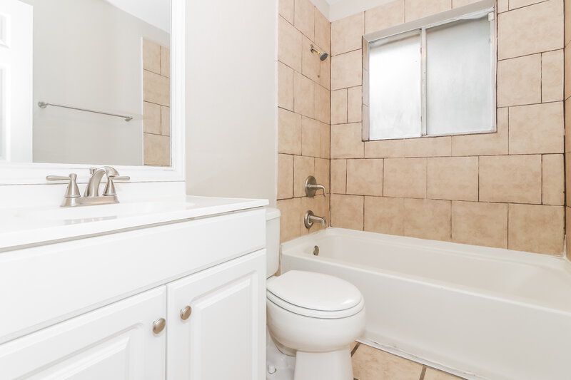 2,520/Mo, 2631 Dawn Star Dr Missouri City, TX 77489 Bathroom View