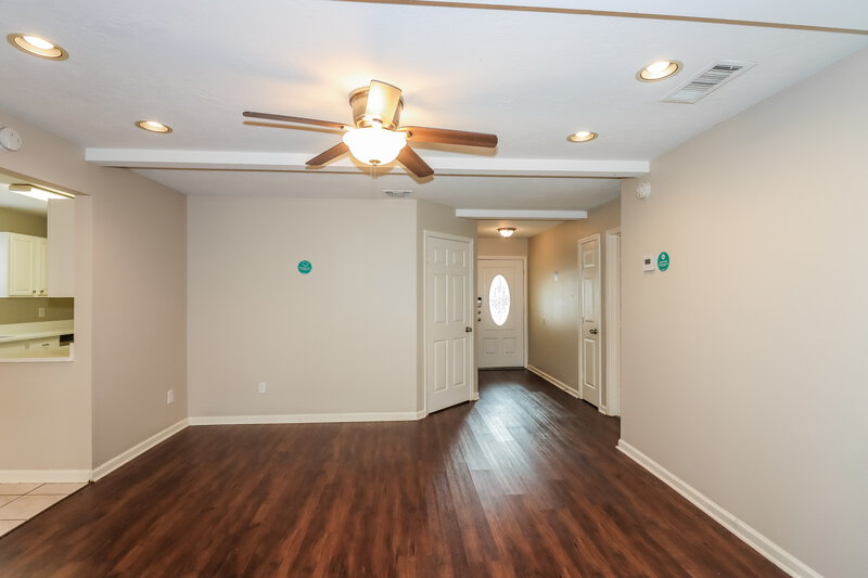 1,995/Mo, 13915 Peatwood Rd Houston, TX 77038 Living Room View