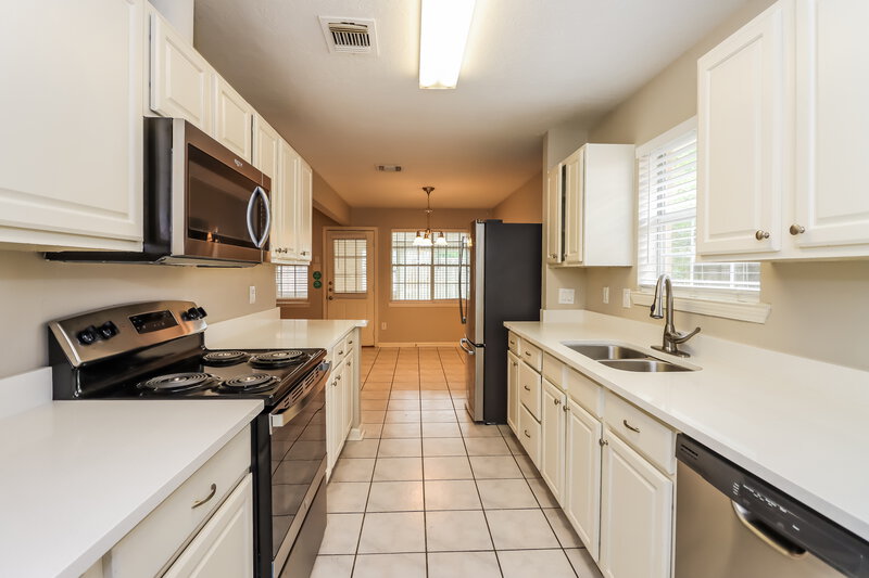 1,995/Mo, 13915 Peatwood Rd Houston, TX 77038 Kitchen View