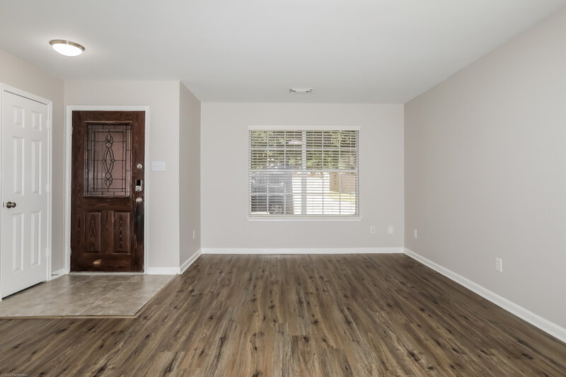 2,055/Mo, 19807 Hollington Dr Tomball, TX 77375 Living Room View