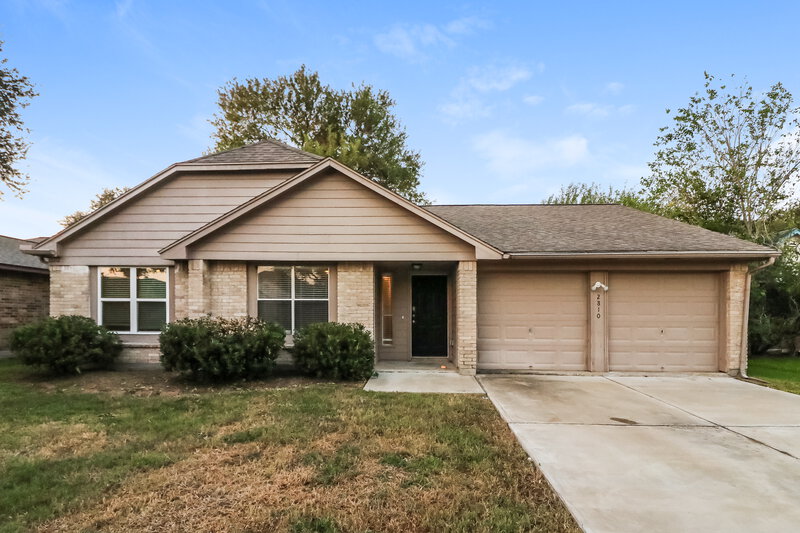 2,315/Mo, 2810 Forest Hills Drive League City, TX 77573 External View