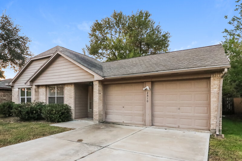2,315/Mo, 2810 Forest Hills Drive League City, TX 77573 Front View
