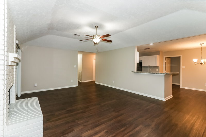 2,315/Mo, 2810 Forest Hills Drive League City, TX 77573 Living Room View
