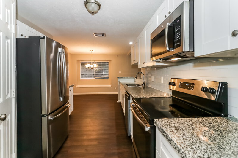 2,315/Mo, 2810 Forest Hills Drive League City, TX 77573 Kitchen View