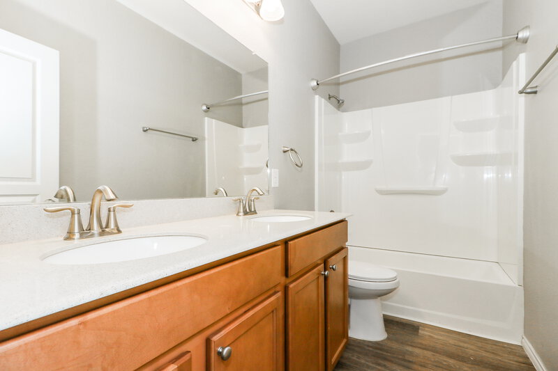 1,895/Mo, 14715 Sierra Garden Drive Houston, TX 77069 Bathroom View