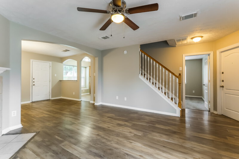 1,825/Mo, 26614 Cypresswood Dr Spring, TX 77373 Living Room View 2
