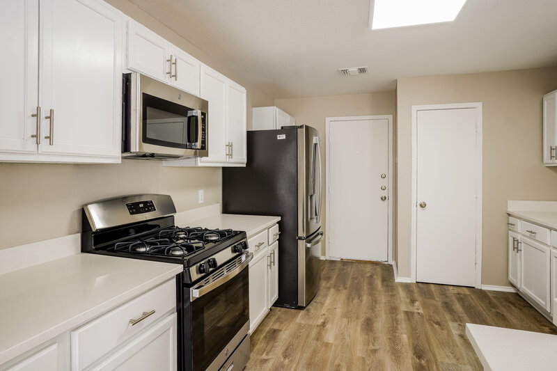 2,120/Mo, 22959 Twisting Pine Dr Spring, TX 77373 Kitchen View